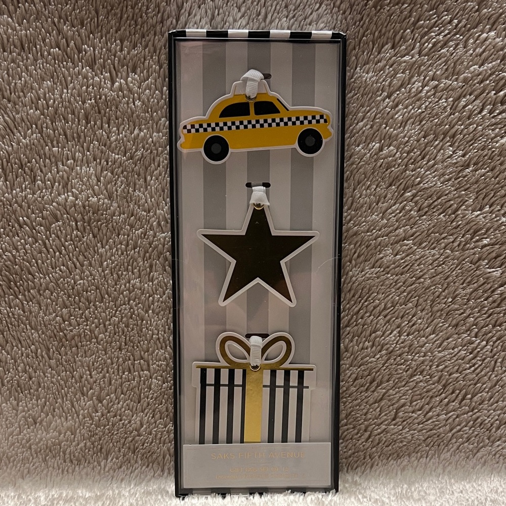 SAKS FIFTH AVENUE Saks Off Fifth Avenue Gift Tag Set